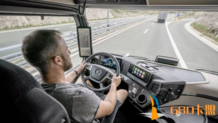 奔驰发布新款Actros卡车绝地求生卡盟：配备半自动驾驶辅助功