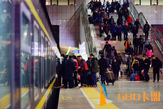 和平精英手机辅助免费客流高峰来啦！郑州铁路预计发送旅客33.5万